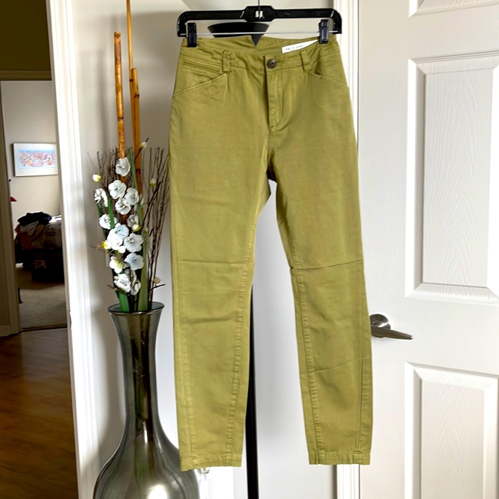 Trendy Chino